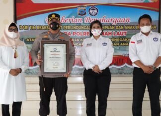 Kapolres Tanah Laut Terima Penghargaan Dari TRC PPA