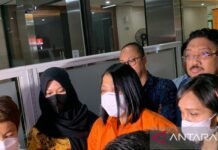 Berita Polisi Tembak Polisi, Resmi Ditahan Istri Ferdy Sambo Gunakan Baju Tahanan